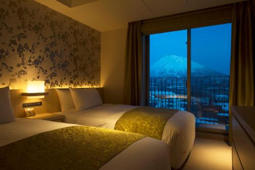 Superior Twin Room with Mt. Yotei View