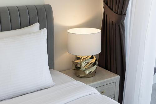 Daniels Stylish 1BR Apartment with Al khail View, Дубай (фото 10)