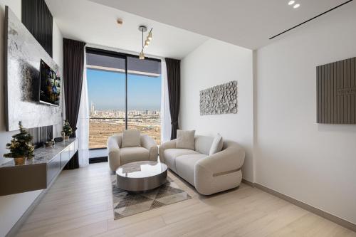 Daniels Stylish 1BR Apartment with Al khail View, Дубай (фото 5)
