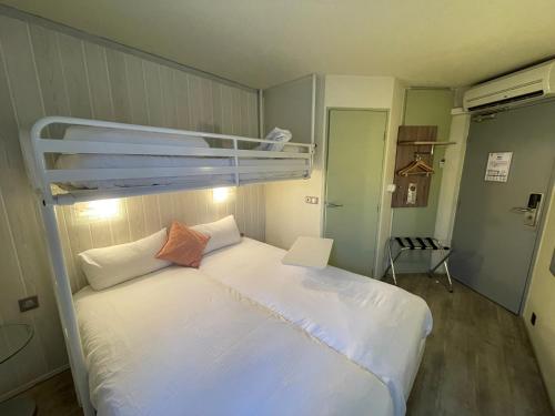 Brit Hotel Chambery - image 2