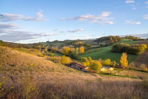 Ferme rénovée gîte à louer Villeneuve-du-Latou