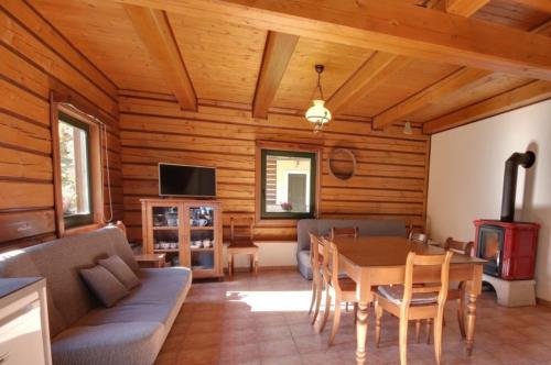 4 bedrooms, 7 beds