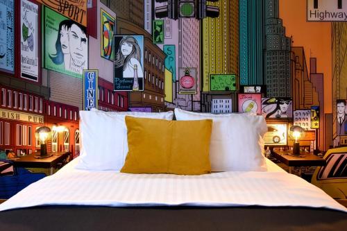 Vibrant Charm - Cozy Studio in the Heart of the City - image 5