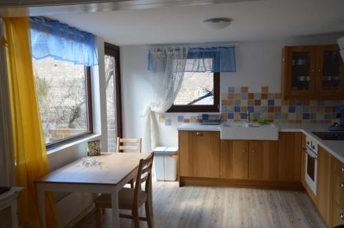 廚房, Ferienwohnungen Treiber in Eggenstein-Leopoldshafen - Nahe KIT Campus Nord und Karlsruhe in 埃根斯泰因-列奧波德港