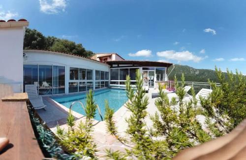 Villa conviviale à Olmeto avec piscine privée gîte à louer Olmeto