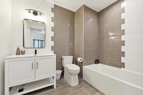 Market View Residence 504 I 2 Bedroom 2 Bathroom thumb 4