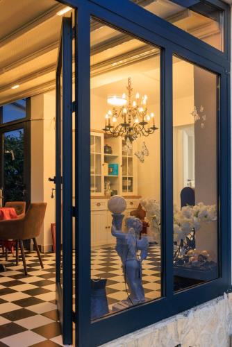 Jacaranda Cottage in Milcetici