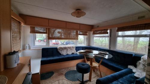 City Farmer Farmyard Stays, Sleep Easy, Stay Rural, Explore Amsterdam, Амстердам (фото 4)