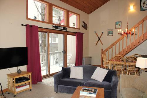 Lincoln Base- Ski Hike Relax - image 9