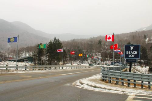 Lincoln Base- Ski Hike Relax - image 7