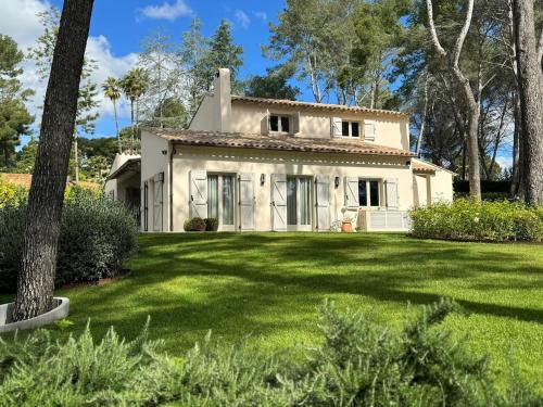 Villa Mougins gîte à louer La Roquette-sur-Siagne