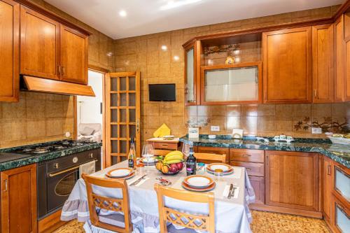 Bright Apartment Private Parking Naples - Happy Rentals, Naples (photo 6)