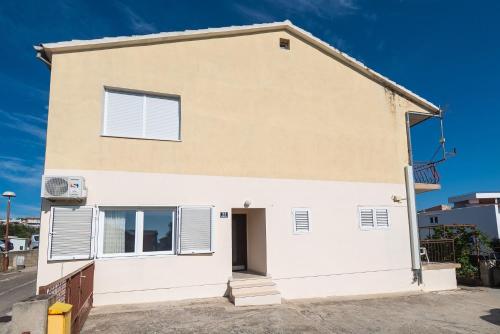 Apartment Davorka - image 8