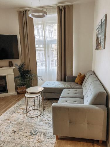Stylish 1 bedroom plus office at amazing location, Prague (photo 3)