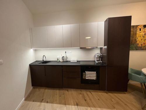 Stylish 1 bedroom plus office at amazing location, Prague (photo 7)