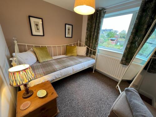 Pass the Keys Quintessential English Cottage for 8 & Pets