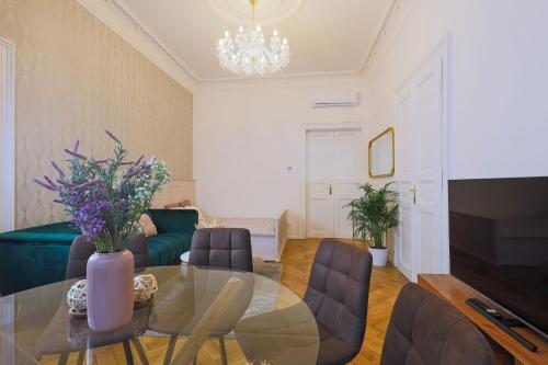 National Theatre Elegance Residence, Прага (фото 3)