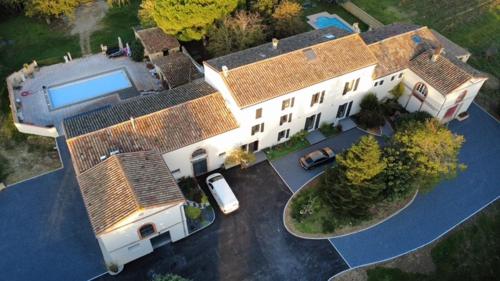 Belle Lauragaise ensoleillée (Belle Lauragaise ensoleillee) in Issel