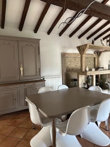 Belle Lauragaise ensoleillée (Belle Lauragaise ensoleillee) in Issel