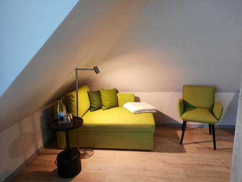 1 king bed, 1 sofa bed