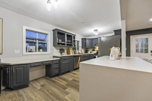 Your Unique Stay by the Tracks by LCP Collection in Oswego (IL)