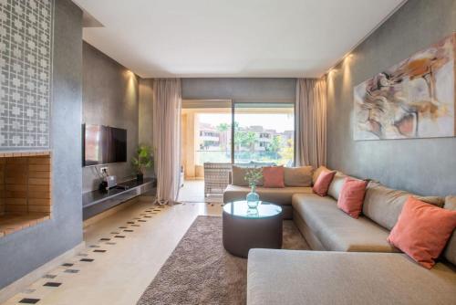 Heavenly Setting at Prestigia Pool - image 8