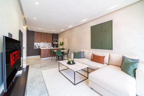 Cute and Modern in Heart of Downtown - image 4