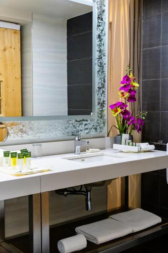 JF Grand Puebla Room Type - Deluxe Double Room with Two Double Beds