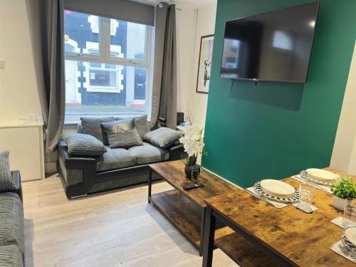 1 min from Anfield Stadium 3 Car Parking Spots, Liverpool (fotografie 5)