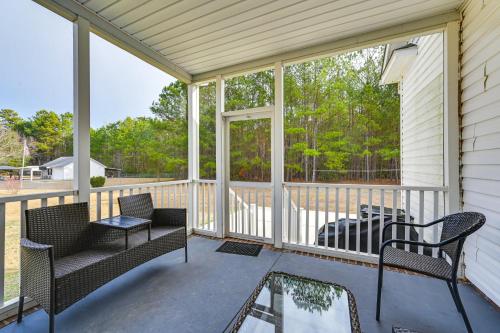 9 Mi to Dtwn Greenville Home with Screened Patio! in Wilson Acres