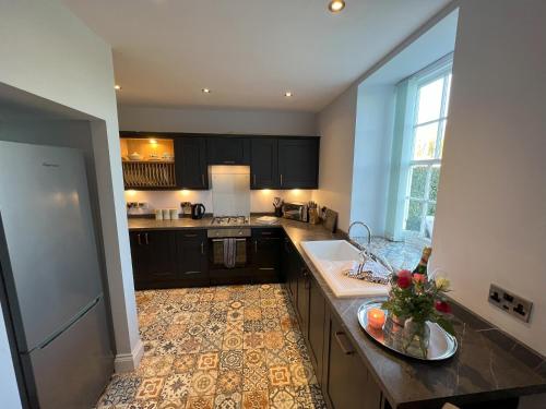 virtuve, Isabella Cottage - Charming Grade II Listed in Burythorpe