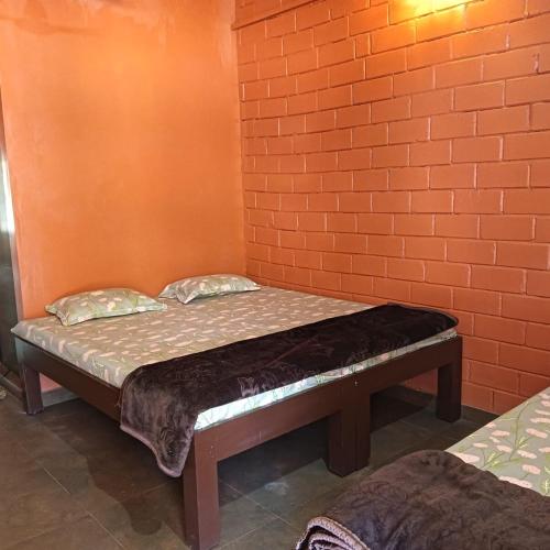 1 double bed, 1 twin bed