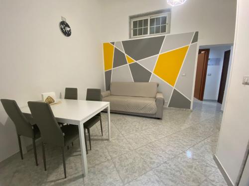Newhouse Class - Bari