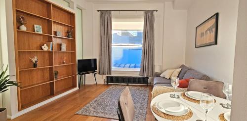 Temple Bar 1BD Large & Newly Upgraded Sleeps 4, Dublin