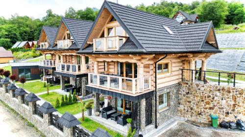 3 bedrooms, 5 beds