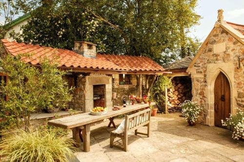 Kert, Spindle Cottage Holidays in Ashwick