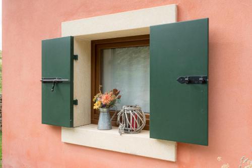 Studio - Split Level image 6