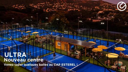 Cap Esterel - Duplex avec 2 terrasses dont une tropezienne, piscines et loisirs in Saint-Raphael