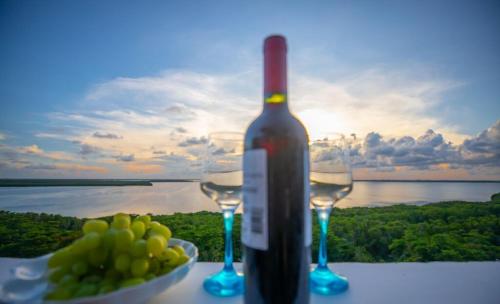 Penthouse ocean & lagoon views, new listing, Cancún