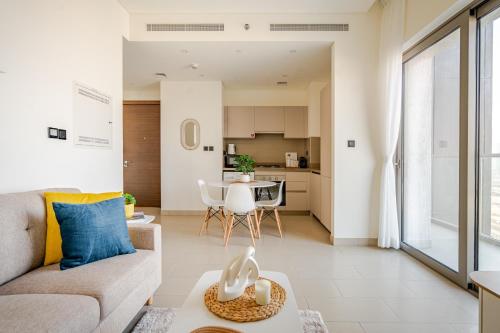 Panoramic 1BR | Luxury Stay - image 10