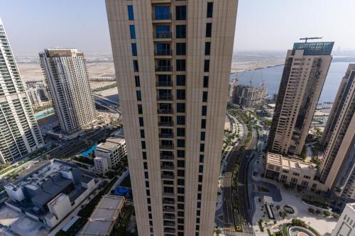 Harbour Views Tower l High Floor l Next to Park l Fits 2, Dubaï (photo 10)