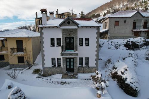 “White Mountain”, Pisoderi in Pisoderi