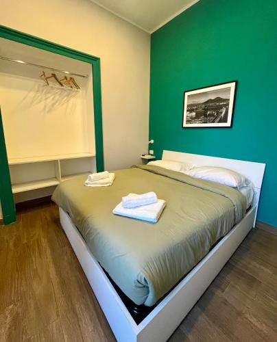 A CASA DI PUPA GUEST HOUSE, Неаполь