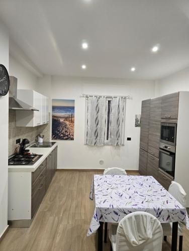 2 bedrooms, 3 beds