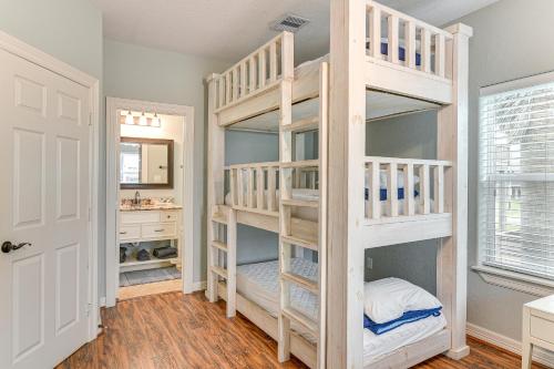 Gulf Coast Retreat with Deck Walk to Surfside Beach - image 12