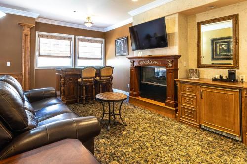 Book the Standard King Room Standard King Room