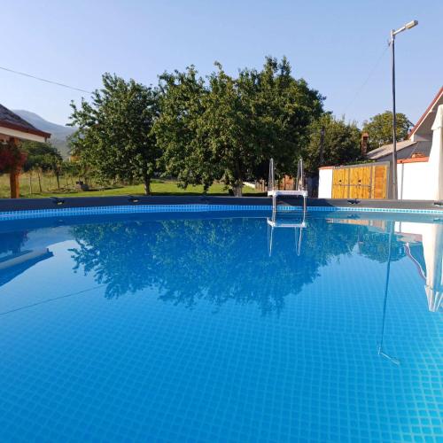 Villa Apartments B&D in Lagadin