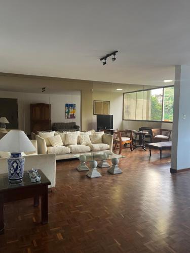 Apartamento Amplio y Confortable