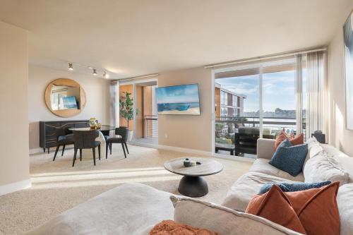 The Citrine Suite - Water View Large Condo 2BR Marina, Los Angeles
