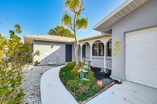 Heated Pool + Lanai: Matlacha Isles Getaway in Matlacha (FL)
